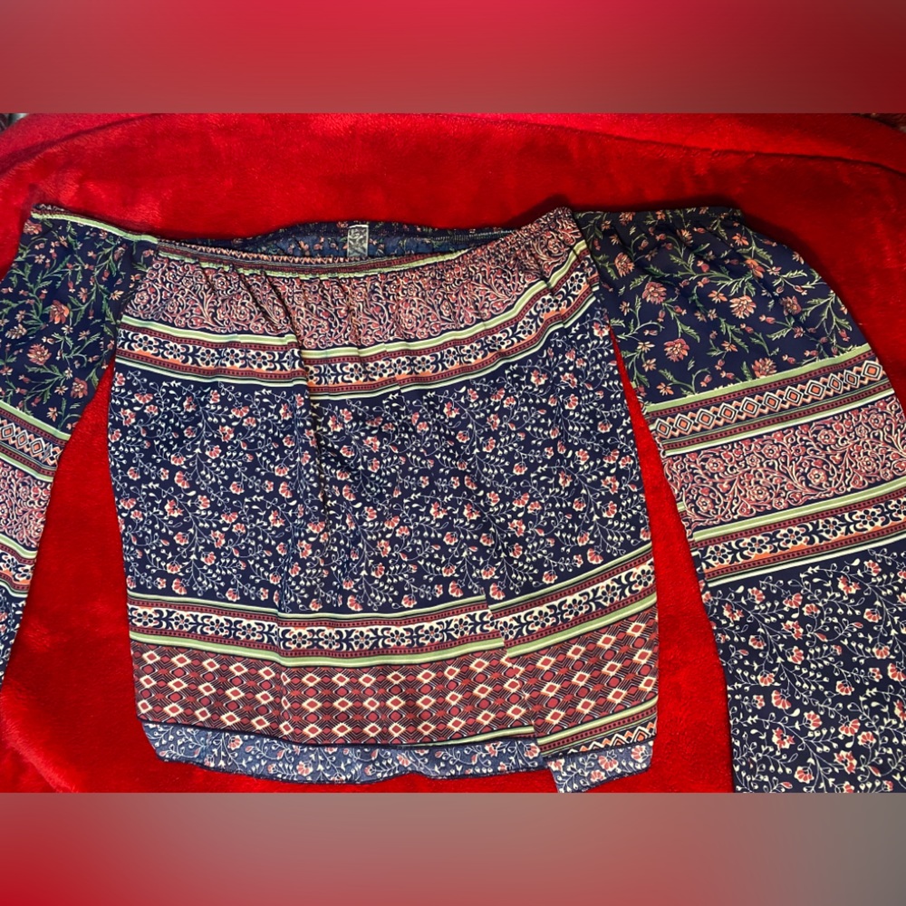 Floral of the shoulder semi crop top blouse
